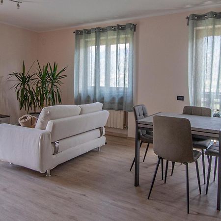 La Casa Delle Farfalle - Cir Vda Sarre 0001 Aosta Eksteriør billede